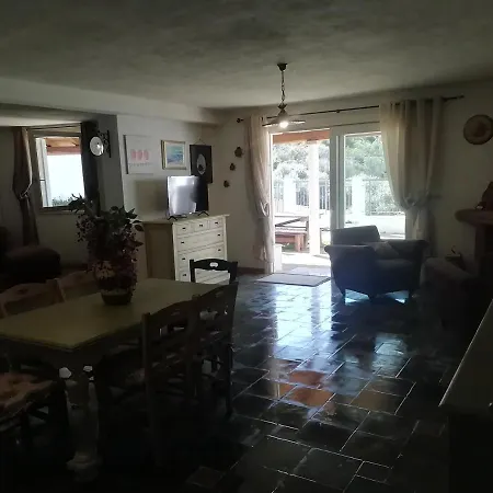 Casa Vacanze Con Piscina Punta Lizzu *