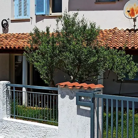 Casa Vacanze Con Piscina Punta Lizzu * La Caletta