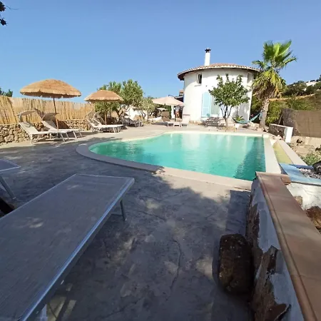 Casa Vacanze Con Piscina Punta Lizzu
